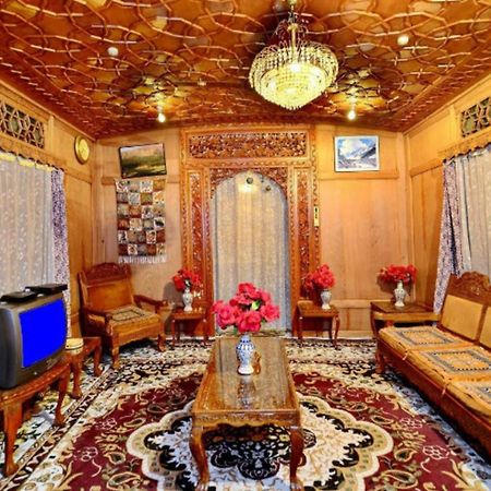 Umbrella Group Of House Boat Otel Srīnagar Dış mekan fotoğraf