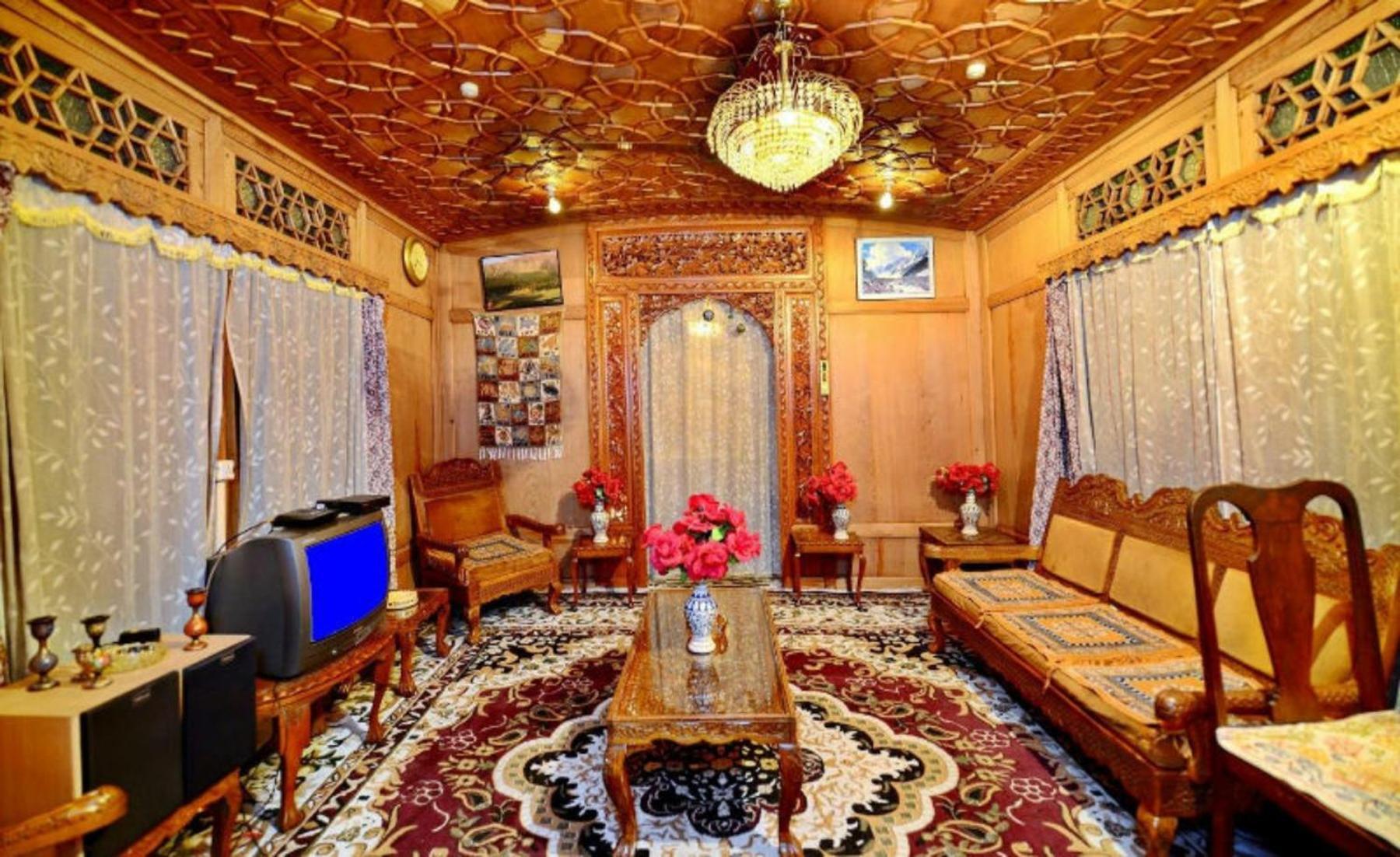 Umbrella Group Of House Boat Otel Srīnagar Dış mekan fotoğraf